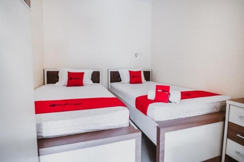 RedDoorz Plus near Semanggi Jakarta Zimmer foto