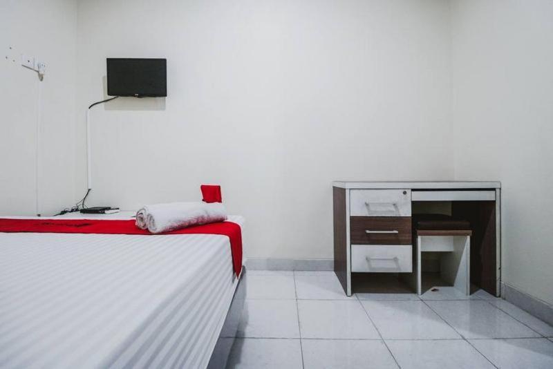 RedDoorz Plus near Semanggi Jakarta Zimmer foto